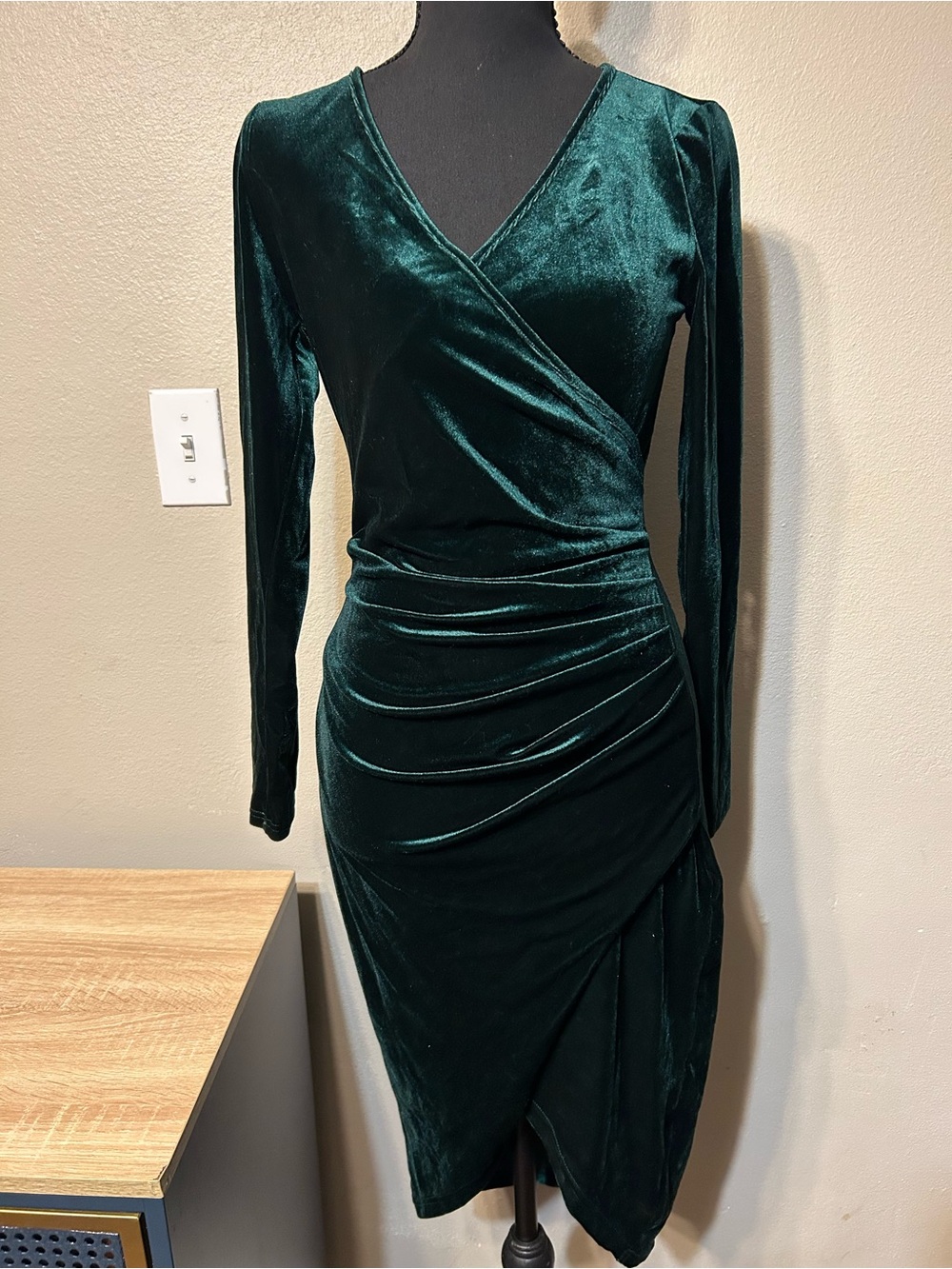HUHOT Women’s Small Emerald Green Velvet Ruched Faux Wrap Bodycon Midi Dress